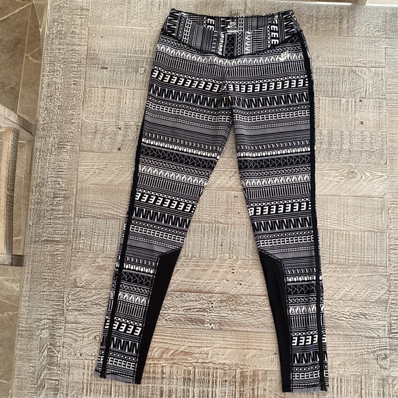 NIKE Ladies Size M Full Length Leggings Excellent Condition! - Picture 2 of 6